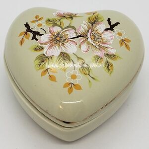 Sadler England Vintage Light Green Floral Blossom Heart Shaped Trinket Box